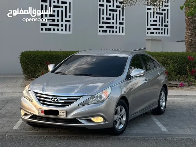 للبيع هيونداي سوناتا موديل 2014 بدون مشاكل نهائيا ممشى 190 الف فقط