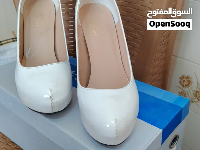 كندرة كعب عالي
