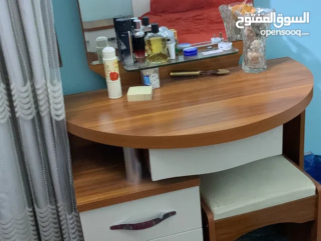 غرفة نوم فردي استعملت اشهر نظيفه جدا