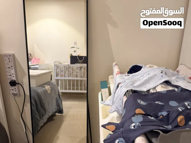 مرايا ايكيا لون أسود