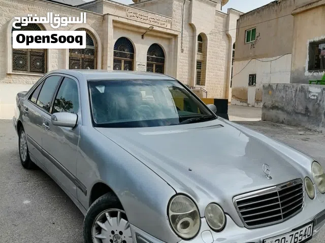 2000 مرسيدس بنز الفئة-E E 200