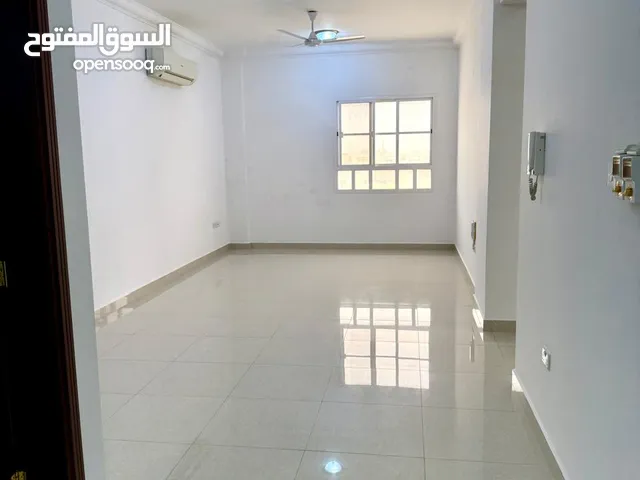 شقة للإيجار في الخوض السابعة (خلف العامري)