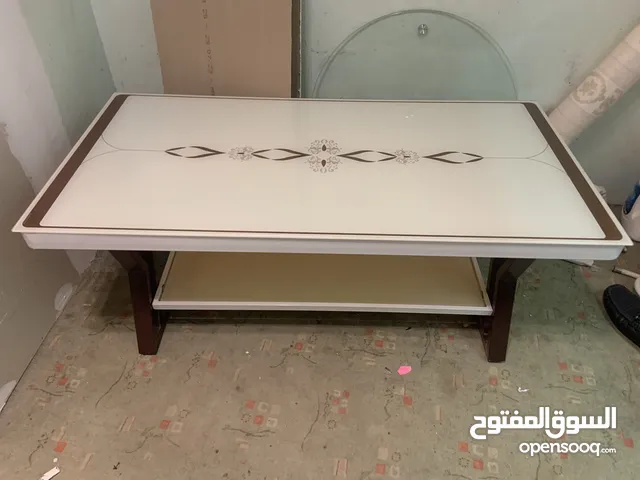 للبيع طاولة شبه حديدة - For sale, almost new table