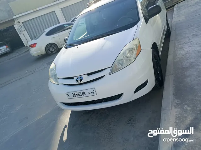 Used Toyota Sienta in Tripoli