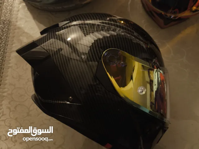 خوذة agv كاربون فايبر جديدة غير مستخدم متوفر توصيل لكافة المحافظات