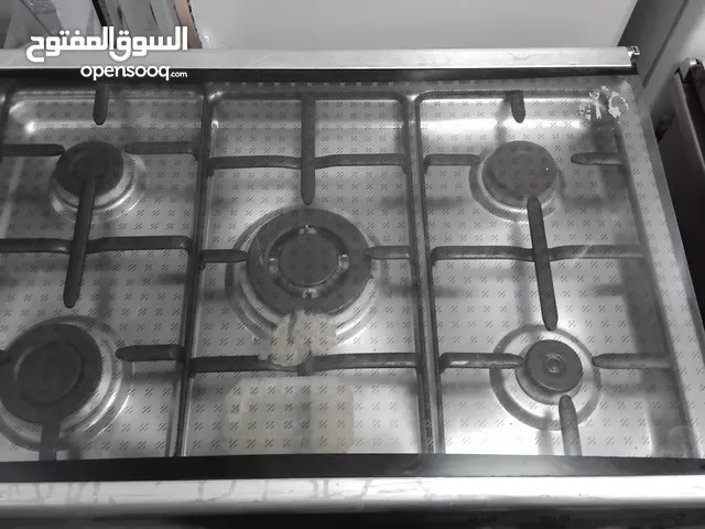 فرن 5 شعلات نظيفة وممتاز جدا والسعر قابل للتفاوض
