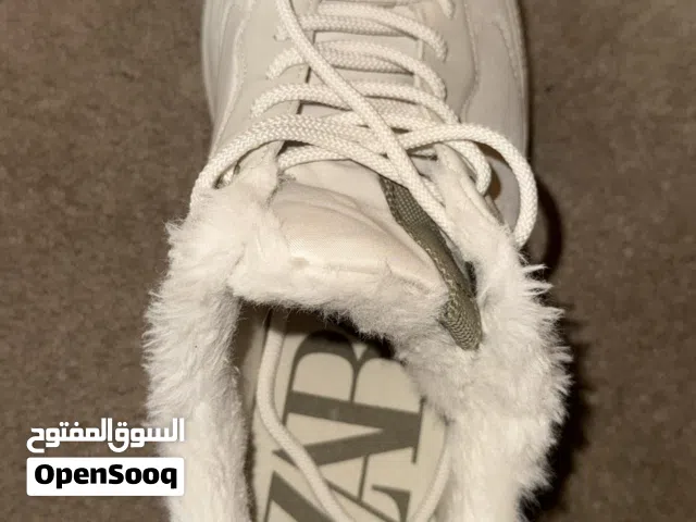 بوت Zara orginal استعمال خفيف بحاله الوكاله