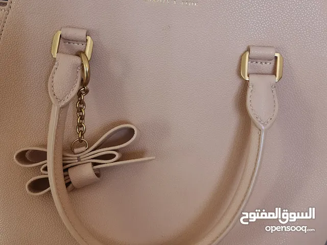 حقيبة يد من تشارلز اند كيث ببج