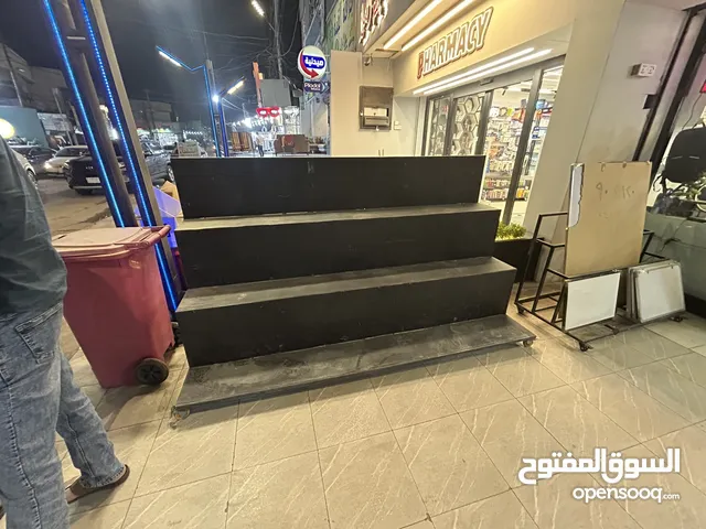 مدرجات عارضة حديد متحركة