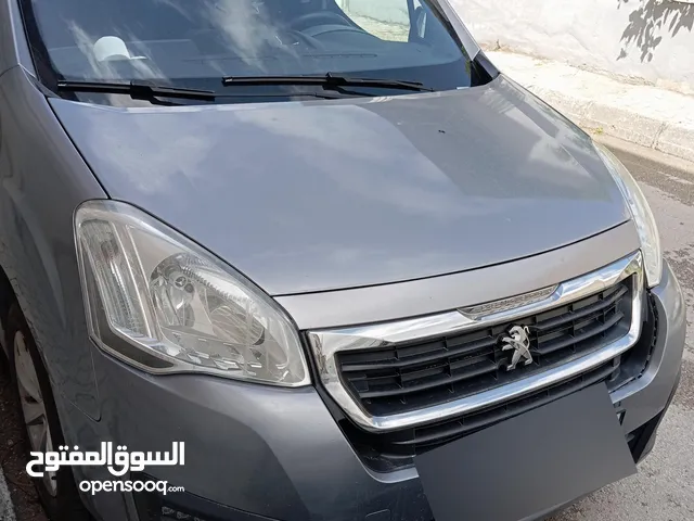 بيجو بارتنر نظيفة ما منختلف بالسعر