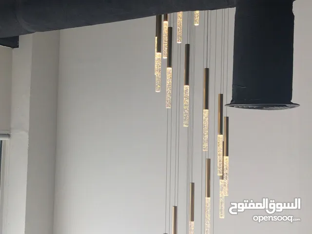 فني كهرباء تمديد وتركيب شبكة الاناره وتمديد بلاكات وتركيب جميع انواع الاسبوت لايت وتجميع الثريات
