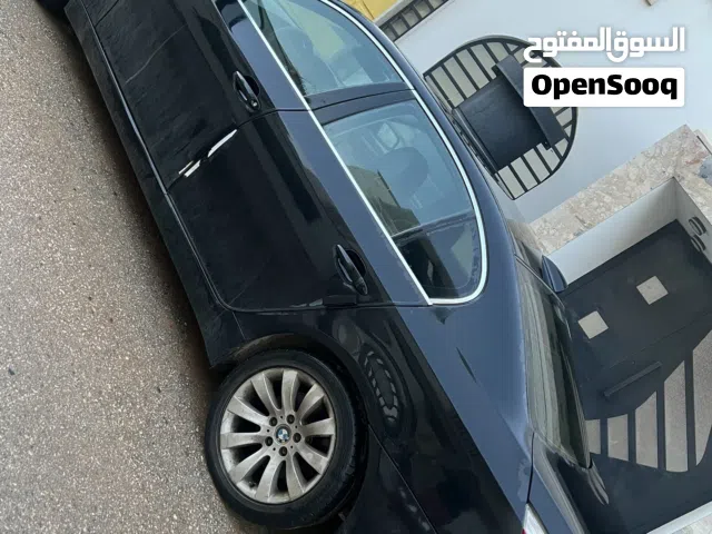 BMW528i سيارة محركها تسكر برنزيني للبيع سيارة ربي يبارك هيكلها صالتها تبارك الرحمن
