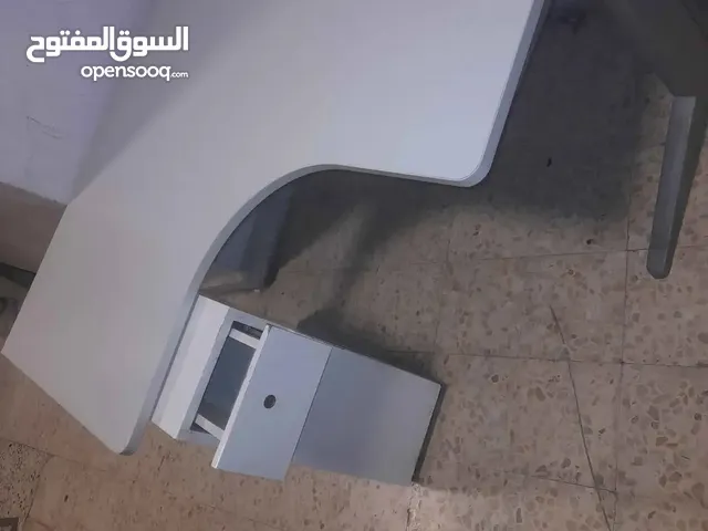 مكتب للبيع