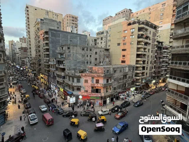 شقه في قلب شارع خالد ابن الوليد مباشر في اسكندريه