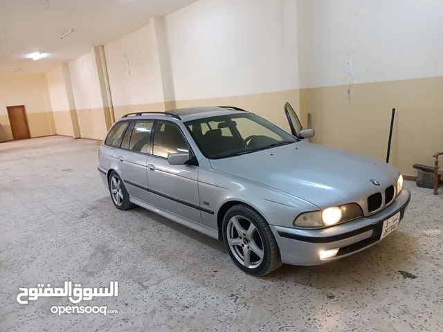 BMW 525i خامسة