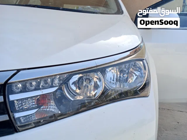 فنارات تويوتا كورولا 2015