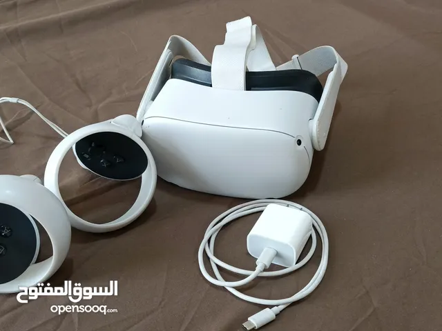 Oculus Quest 2 بحالة ممتازة وإستخدام خفيف جدا