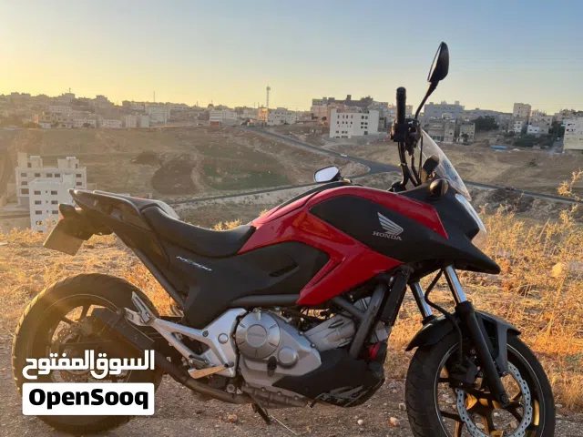 دراجة هوندا Nc700x  موديل 2013 السعر 3700 قابل للتفاوض
