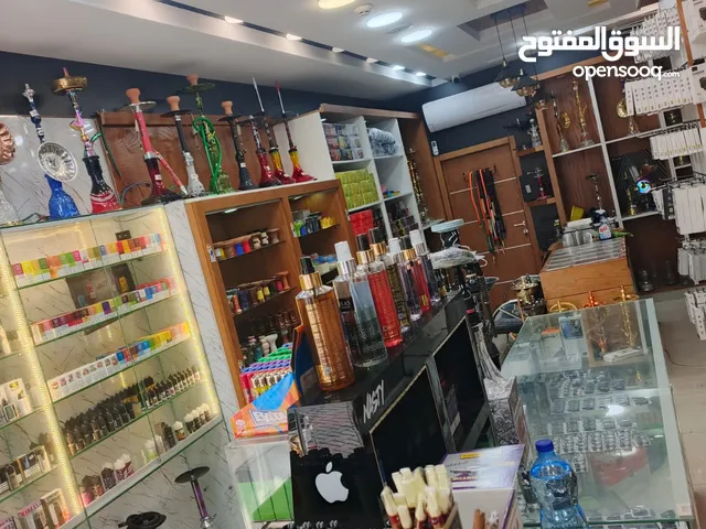 محل للبيع في المصايف – على الشارع الرئيسي المساحة: 60 متر مربع- المحل شغّال حالياً في بيع الدخان