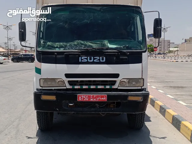 izuzu truck very good cadican clean and good truck. 10 tan truck