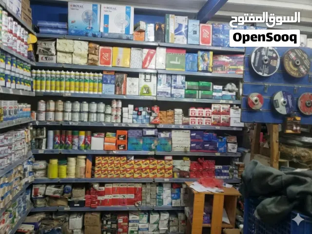 للبيع كامل محتويات محل مواد بناء وكهرباء (تصفية نهائية)