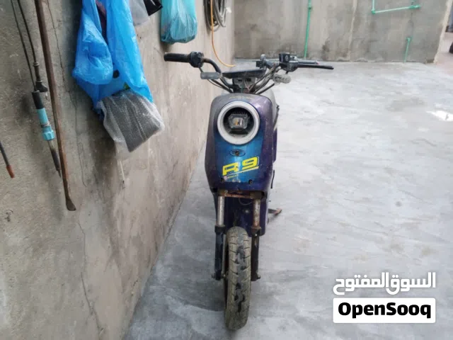 دراجه r9 موديل 2024 بيها عطل حساس داخل الملف وشكلها تعبان بطارياتها جدد مراوس بطير أو غير شي واتساب