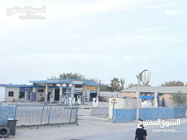 ورشة ميكانيكا وسمكرة متكاملة للبيع مكانها حيوي مقابل شيل بنزينه