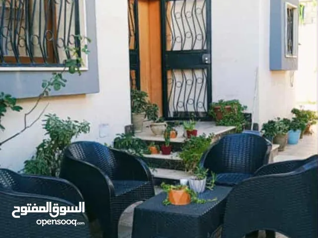 420 m2 5 Bedrooms Villa for Sale in Tripoli Al-Serraj