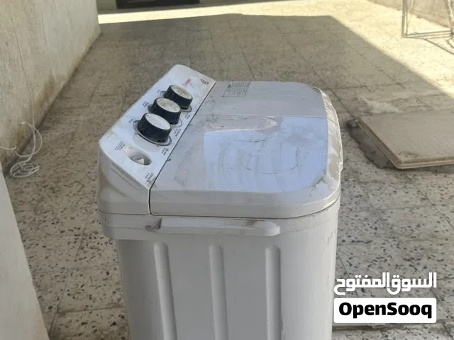 غساله شبه جديده م استعلمت وكانت بالمخزن وشغاله وممتازه واذا ماهي كويسه رجعها