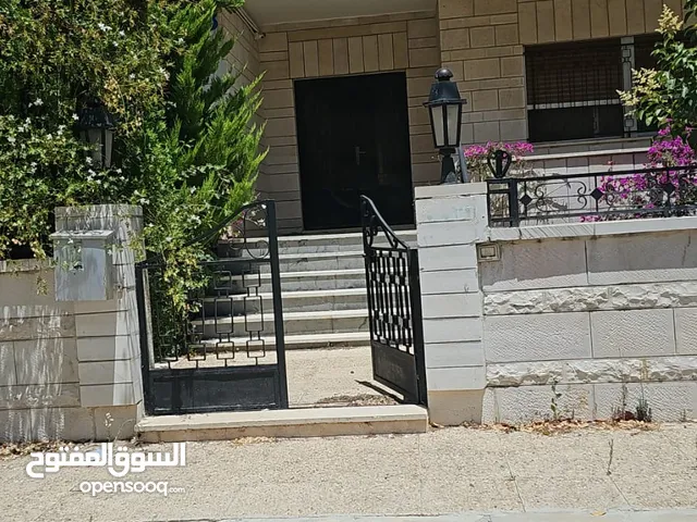 531 m2 More than 6 bedrooms Villa for Sale in Amman Um El Summaq
