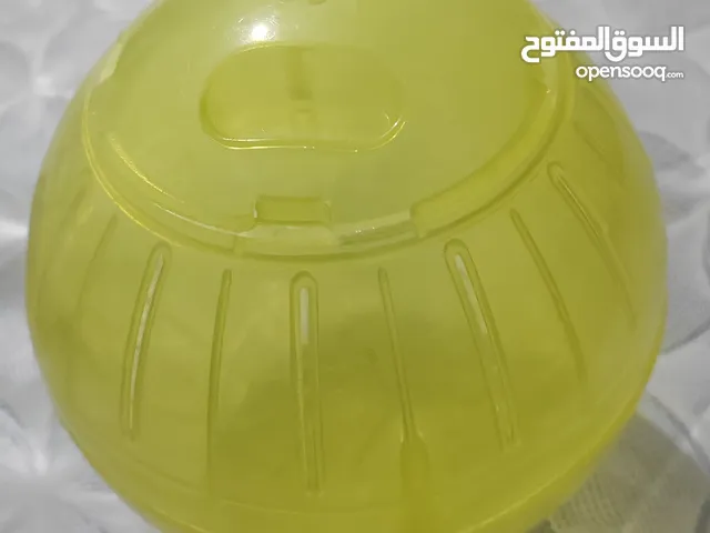 قفص للهامستر مكون من 3 طوابق لونه جميل جدااا وممتع للعب............