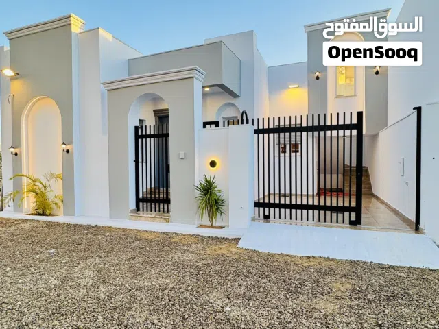 160 m2 3 Bedrooms Townhouse for Sale in Tripoli Ain Zara