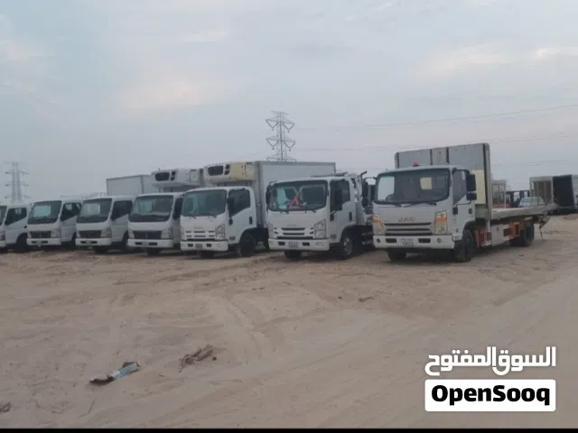 للبيع  سيارات هاف لوري مقفل واحواض موديلات  مختلفه  وسطحه 2017