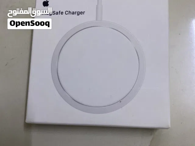 شاحن لاسلكي للبيع جديد مناسب للايفون