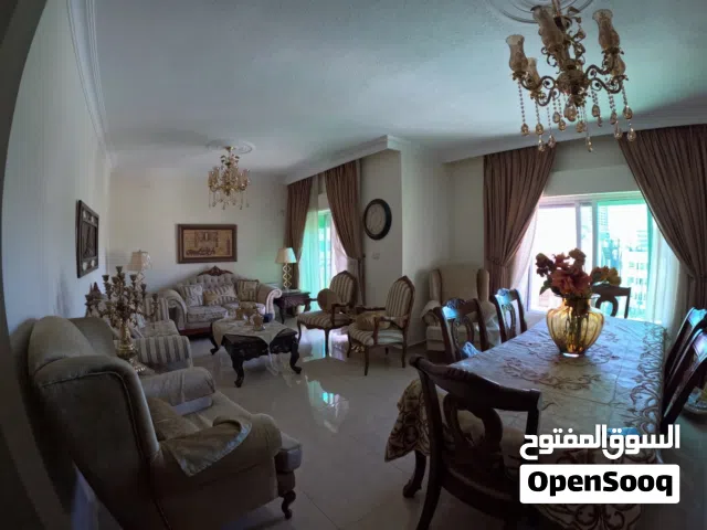 شقة للبيع في الجبيهة مقابل الجامعة الاردنية