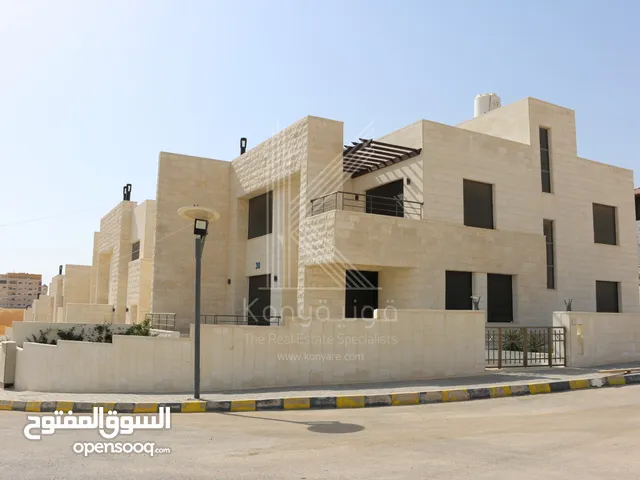 425 m2 4 Bedrooms Villa for Sale in Madaba Hanina
