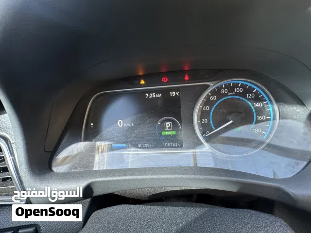 2018 نيسان سيلفي Standard