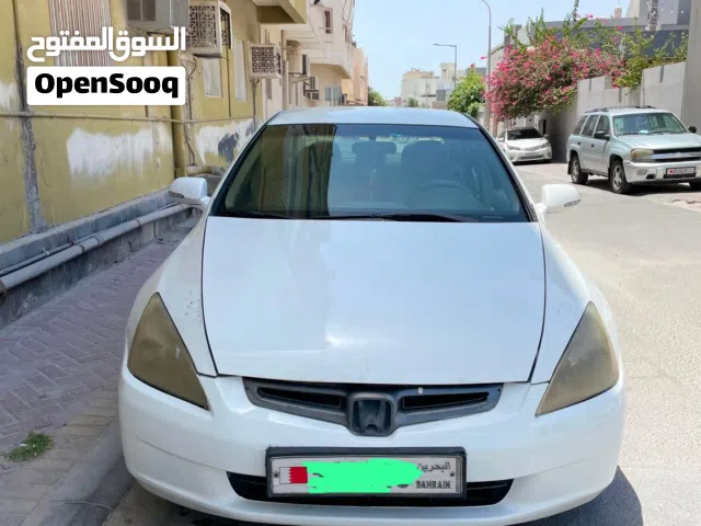 2005 هوندا اكورد Standard