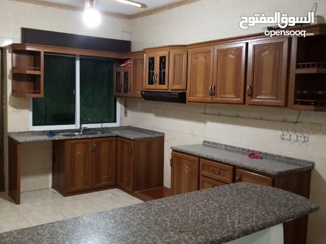 135m2 4 Bedrooms Apartments for Sale in Amman Al Manarah