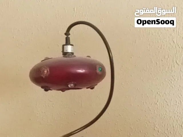 تيبل لامب انتيكه مصدره من الشام بحاله ممتازه للبيع بس مناسب سعر الوحده