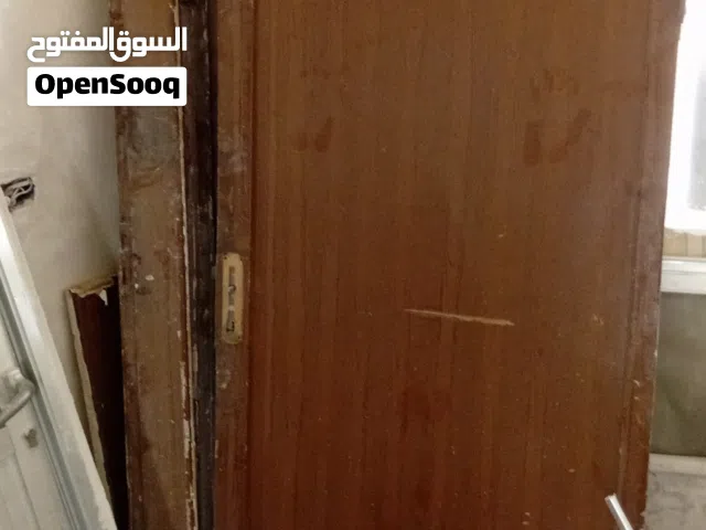 ابواب المنيوم مع حلوقهن بحال الوكاله زجاج مسلك بسعر مناسب للجميع+باب خشب لاتيه