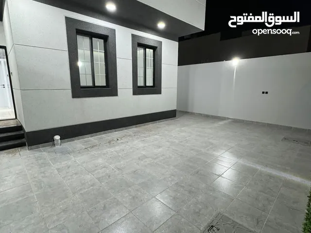 1 m2 5 Bedrooms Villa for Rent in Tabuk Other
