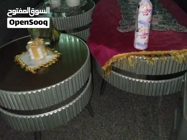 للبيع طاولات استعمال بسيط