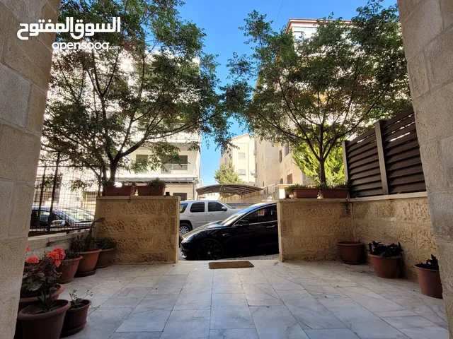 شقة طابق ارضي 155 م2 للبيع من المالك مباشرة قرب مدارس المنهل في اجمل مناطق ضاحية الرشيد