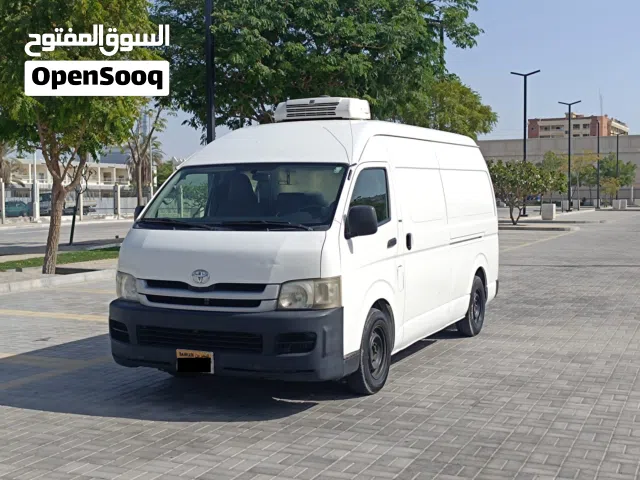 TOYOTA HIACE CHILLER VAN