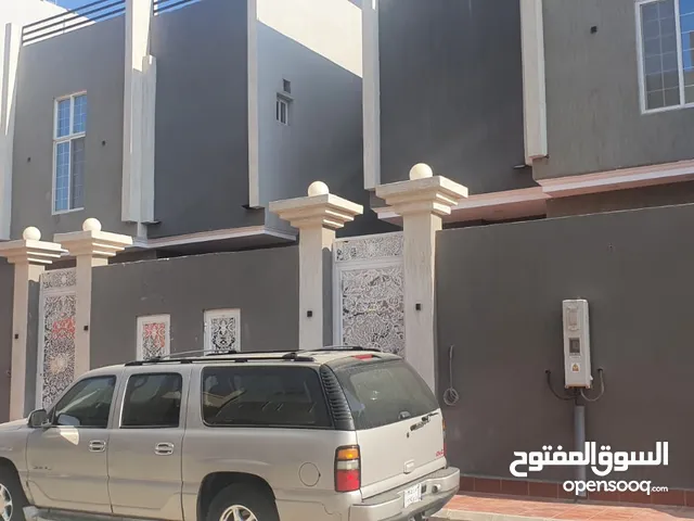 200 m2 5 Bedrooms Villa for Rent in Jeddah Al Frosyah