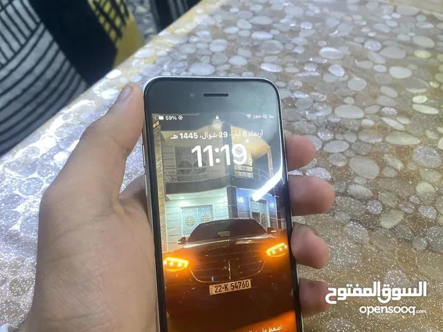 Apple iPhone SE 128 GB in Baghdad