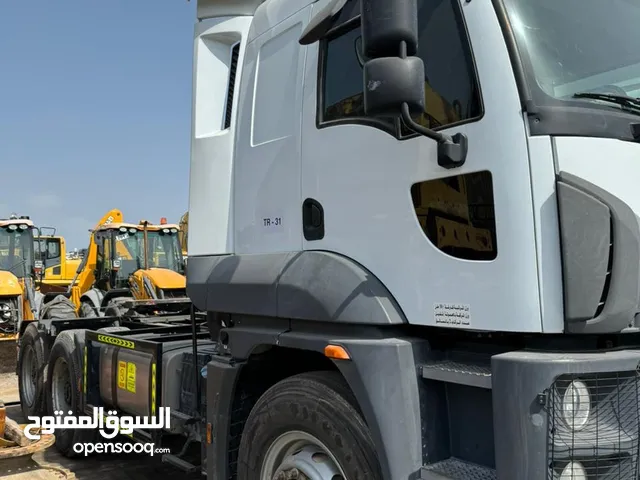 Tractor Unit Ford 2020 in Sharjah