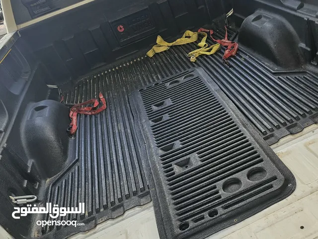 للبيع تلبيسة حوض سلفرادو 2015