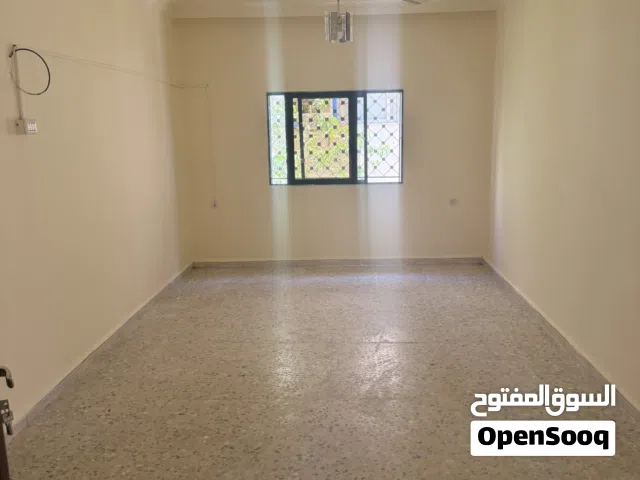 شقة طابق كامل للإيجار  غير مفروش